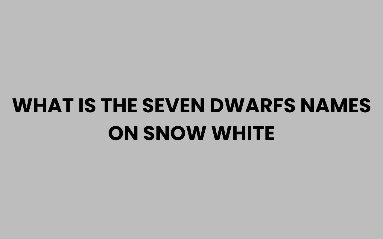 what is the seven dwarfs names on snow white